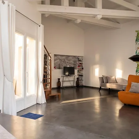 Avec Piscine Privee A Montsoue, 190 M²