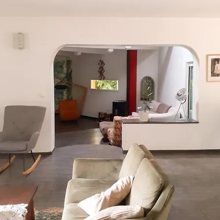 Villa Avec Piscine Privee A Montsoue, 190 M² *