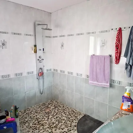 Avec Piscine Privee A Montsoue, 190 M² * Montsoue