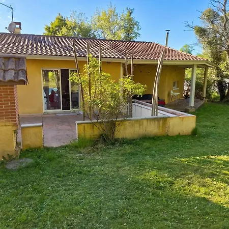Avec Piscine Privee A Montsoue, 190 M² *