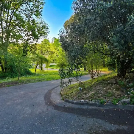 Villa Avec Piscine Privee A Montsoue, 190 M² *